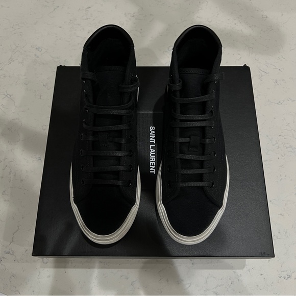 Saint Laurent Malibu distressed sneakers - Picture 8 of 8